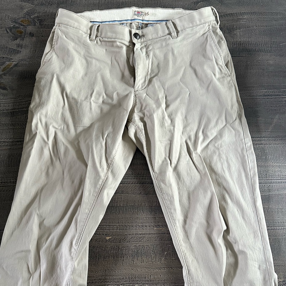 Faherty Khaki Pants size 34